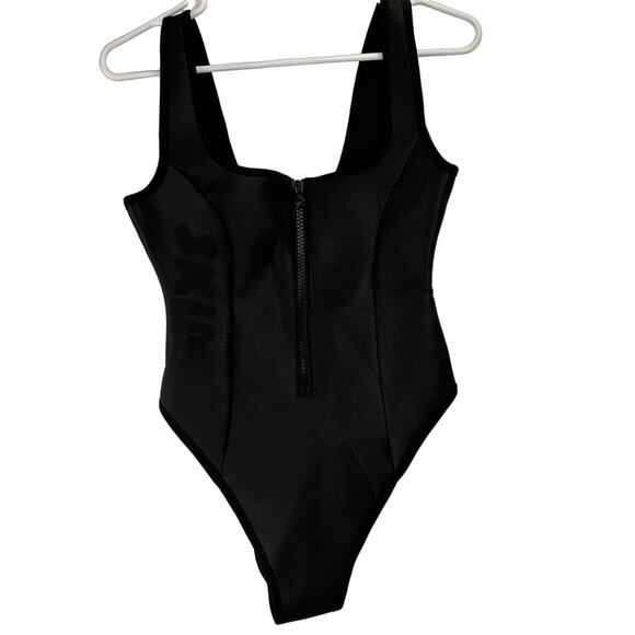 Skims Rubberized Scuba Swim Scoop Neck Swimsuit Size Medium NWT - Picture 1 of 5